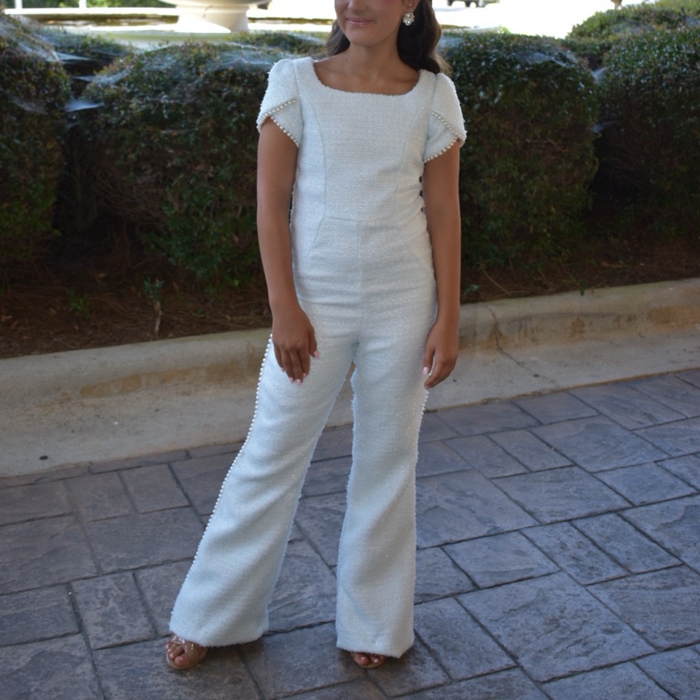 Elegant White/Blue Jumpsuit
